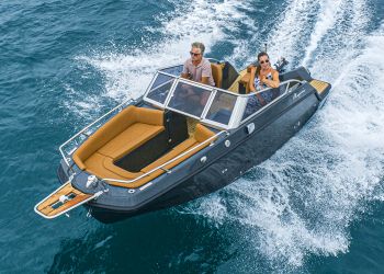 Electric boat builder Magonis develops its own electronic control unit offering smooth and customised navigation