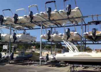 Naval Tecno Sud presenta l'innovativo scaffale porta barche e il nuovo carrello trainato anfibio