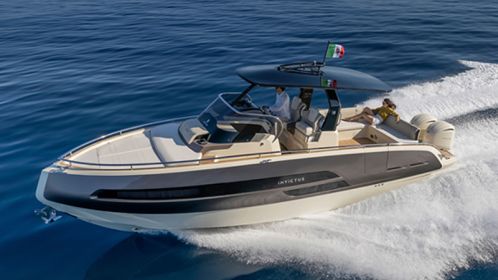 GT320S, il nuovo fuoribordo Invictus Yacht pronto per il debutto mondiale al Cannes Yachting Festival 2022