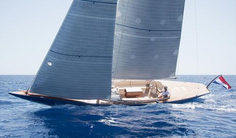 Leonardo Yachts - The Eagle 44, Past Meets Future