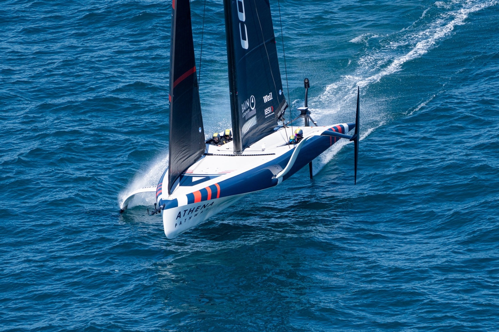 Luna Rossa 1 in fase di manovra con Marco Gradoni al comando durante la Preliminary Regatta