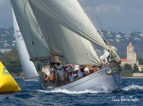 Régates Royales - Trophée Panerai: the place to be for classic yachts ...