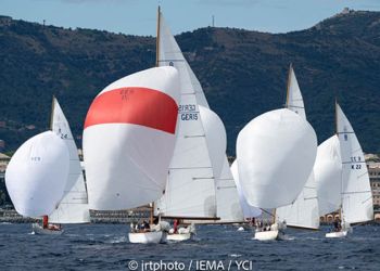 Yacht Club Italiano: Prima giornata memorabile con 2 regate in condizioni spettacolari per la flotta degli 8 Metri