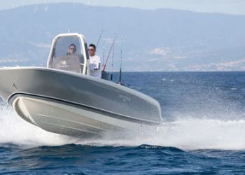 Il nuovo Invictus Yacht 200HX crossover compatto fa il suo esordio a Cannes