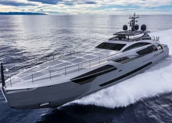 Team Italia svela i segreti della plancia multi control a bordo del Pershing 140