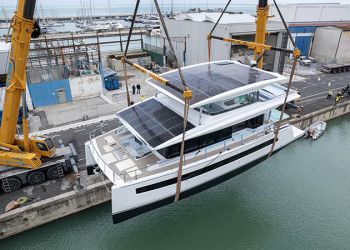 Silent-Yachts lancia il primo Silent 62 Trideck a energia solare