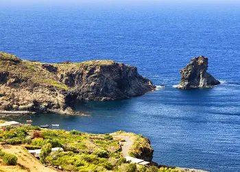 Isola di Pantelleria  (TP) - Perla Nera del Mediterraneo