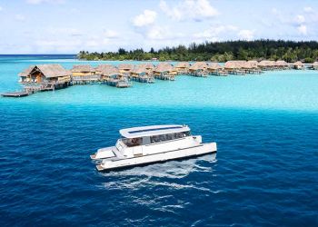 Soel Yachts consegna due catamarani a propulsione solare ad un Resort a Bora Bora