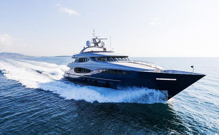 Camper & Nicholsons announces the sale in 2021 of a Vulcan 46 from Vicem Yachts