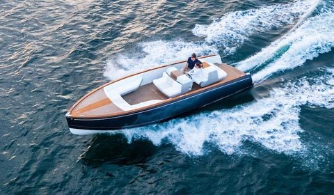 Dascher - Hinckley Yachts: the shape of the future