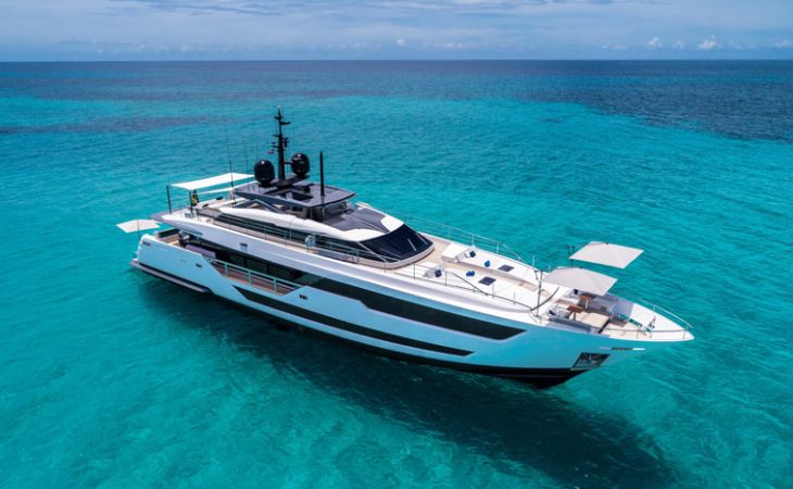 Ferretti Group: Custom Line 120' premiato come ''Best Power Yacht'' al FLIBS