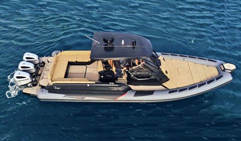 Ranieri International al Palm Beach International Boat Show con il primo Cayman 38.0 Executive Trofeo a tre motori