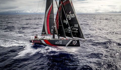 Volvo Ocean Race - SHK/Scallywag battle the elements to hold lead