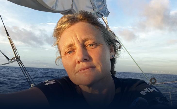 Vendée Globe - Pip Hare has climbed her mast to repair her anemometer... 'It is still game on!