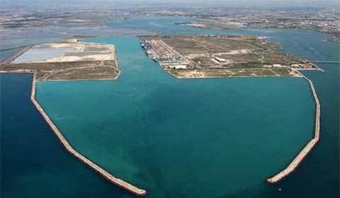 I sogni infranti della città di Cagliari e del suo porto industriale