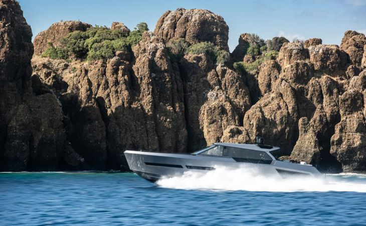 Step onboard the new 40knots Mazu 82 Superyacht with an exclusive video walkthrought