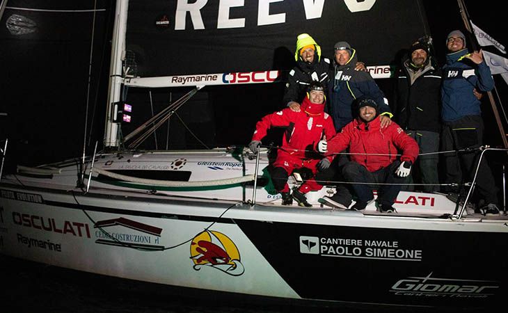 Globulo Rosso (Yacht Club Gaeta) vince la Vesuvio Race. In tempo reale successo di Farr e’ Night