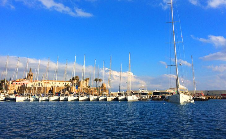 Marina di Sant’Elmo: la prestigiosa porta d'ingresso ad Alghero, scrigno di storia e bellezza