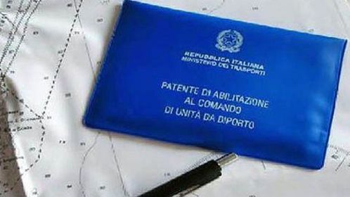 Patenti nautiche facili a Napoli, le agenzie: ''Danno di immagine, noi parte civile. Ma quiz d’esame va cambiato''