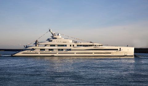 Benetti vara FB 277 il primo dei tre giga yacht che saranno presentati nei prossimi mesi