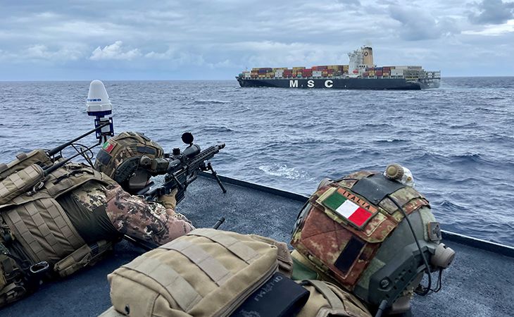 Esercitazione di contrasto alla pirateria al largo della Liberia con la Marina Militare
