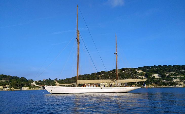 Camper & Nicholsons-built yacht Black Swan joins the C&N charter fleet