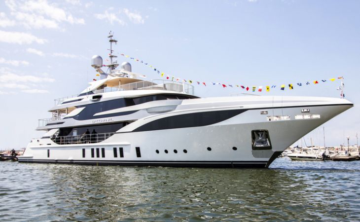 Benetti vara FB703 M/Y ''Bacchanal'' mega yacht custom di 47 metri