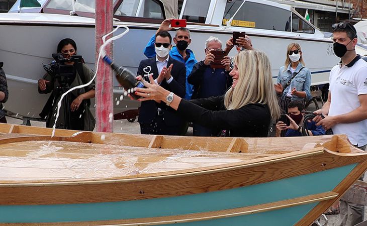 Assonautica Italiana - Venezia: il rilancio parte anche dalla nautica. Varata oggi una barca in legno elettrica