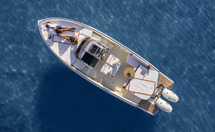 Cannes Yachting Festival: lo stile italiano di Invictus Yacht conquista il pubblico