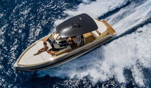 Invictus GT 320, debutto mondiale di successo al Cannes Yachting Festival 2018