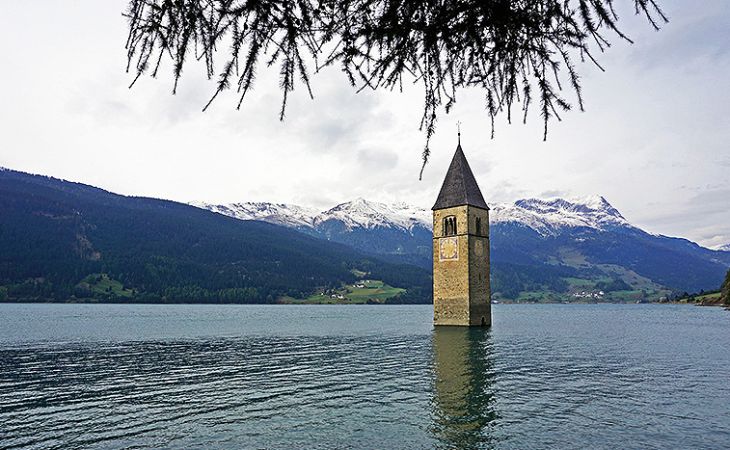 Il Campanile nel Lago, simbolo della Val Venosta