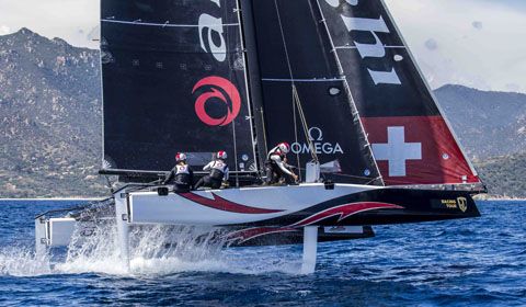 Omega sale a bordo con Alinghi per la stagione sportiva 2019
