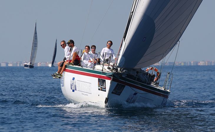 Circolo Nautico Porto Santa Margherita - La Cinquecento Trofeo Pellegrini: la flotta è a metà percorso