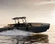 Tender explorer in alluminio da 10,5 m in navigazione con ponte aperto e tendalino