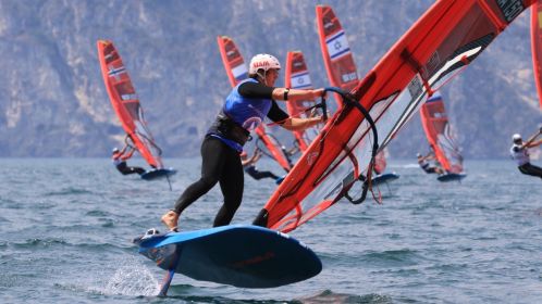 Windsurf Olimpico: Nicolò Renna da domani in regata iQFoil ai Giochi del Mediterraneo in Algeria