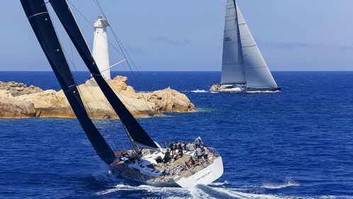 Yacht Club Costa Smeralda: Giorgio Armani è il nuovo title sponsor della YCCS Superyacht Regatta