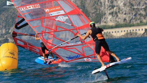 Windsurf: primo stage sul Garda sulla nuova tavola olimpica IQ Foil