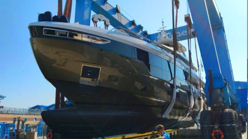 Azimut Yachts vara la seconda unità di Azimut Grande Trideck