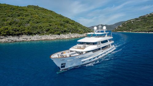 An inside look at the 43-Meter superyacht Sunrise